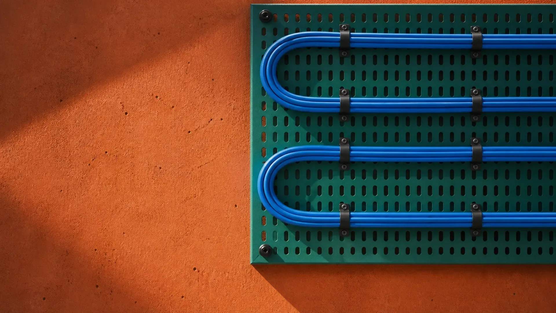Interlocking structural members forming reliable connections